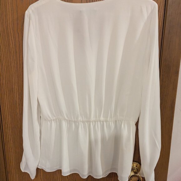 Donna Karan V Neck Twist Front Top (Linen White)-Size Medium - Picture 4 of 4